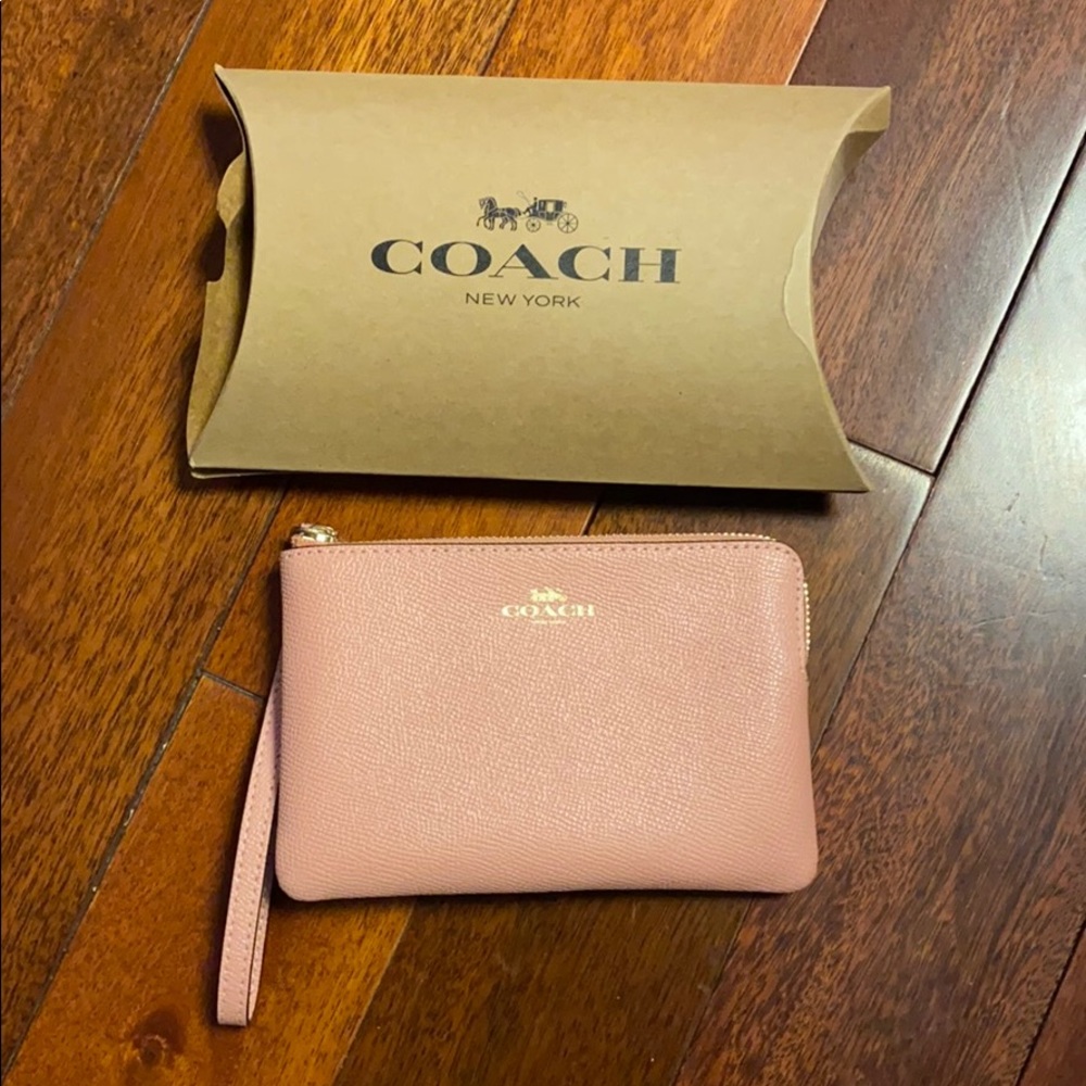 🆕Coach wristlet
